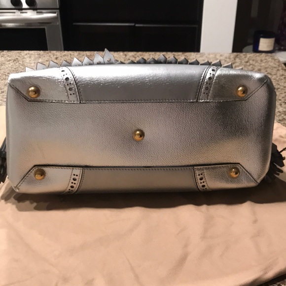 Burberry Medium Banner Fringe - Picture 2 of 16